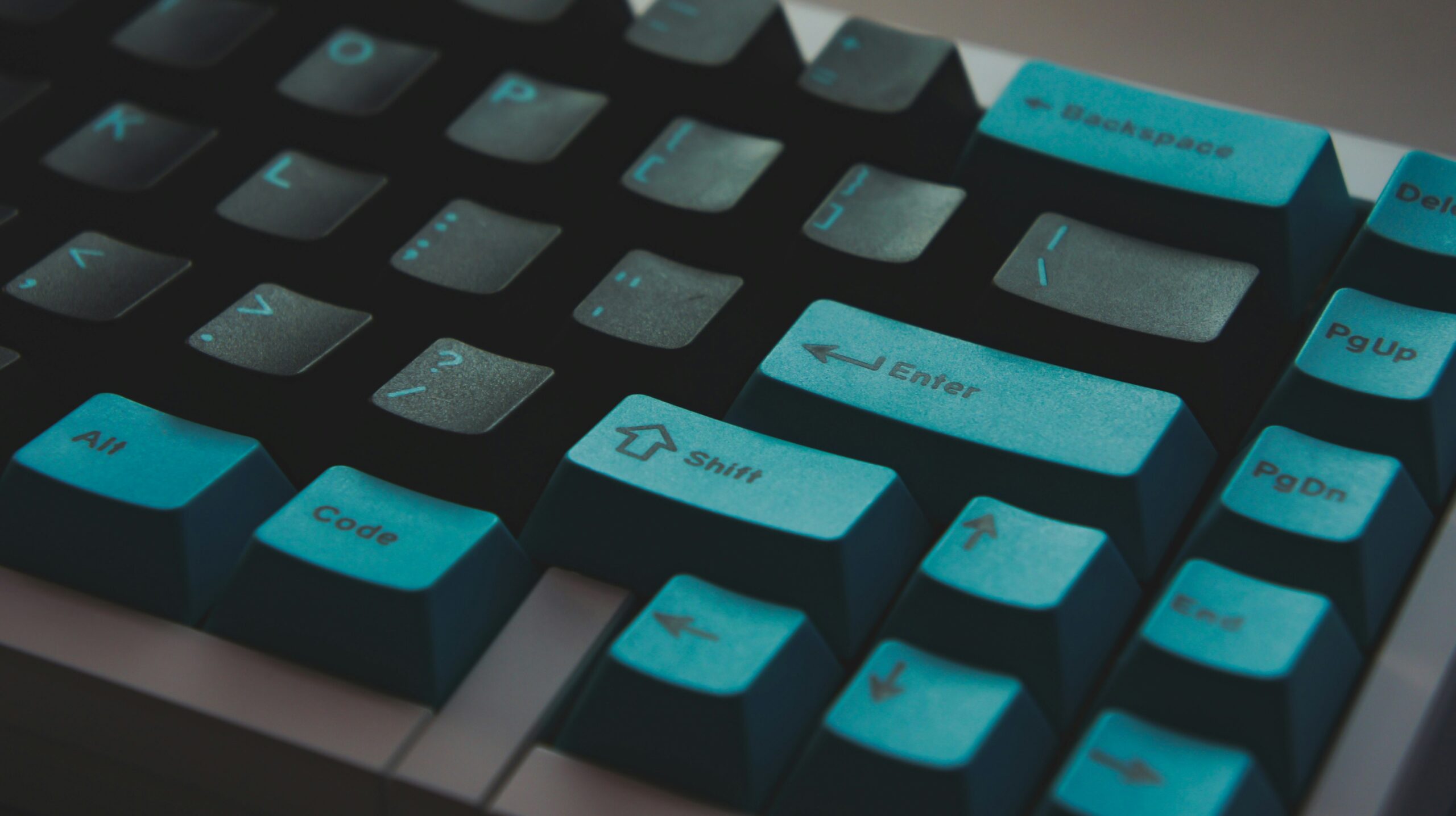 D65 E-White Custom Keyboard from KBDFans - How to Build Custom Shelving for Your Living Room