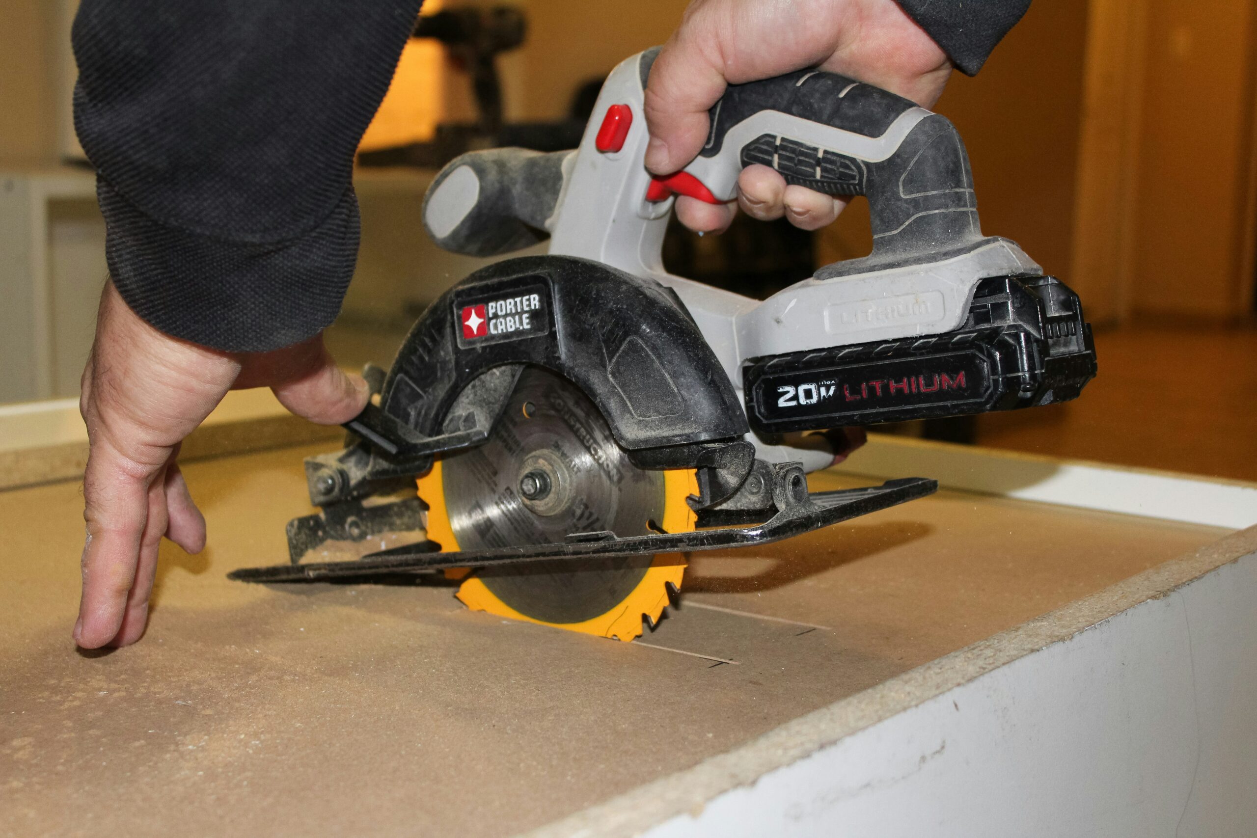 Carpenter using wireless saw - Best Multi-Tools for Quick Fixes in 2026