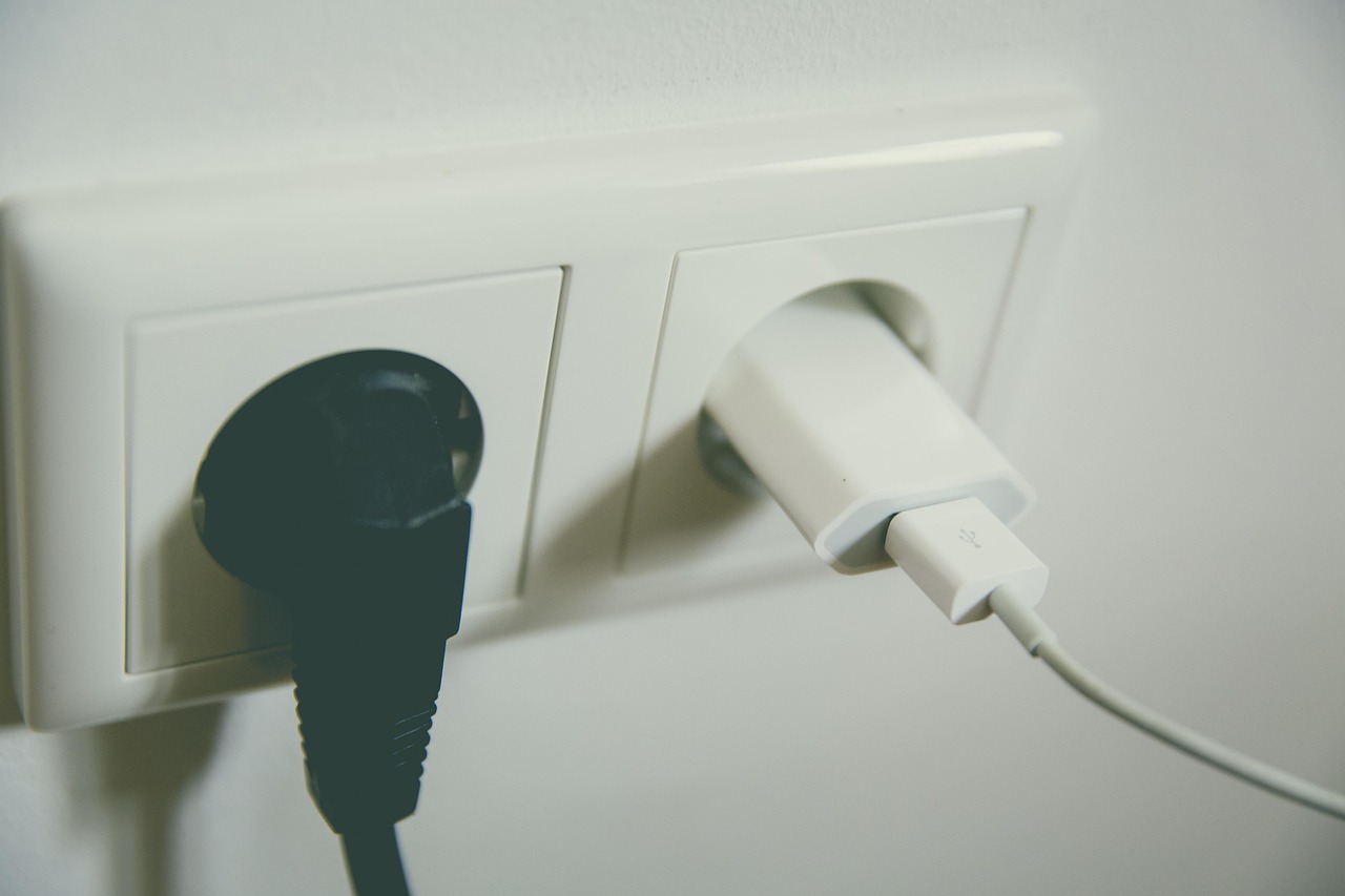 Best Plug Sockets with USB for Teenage Bedrooms — UK Buyer’s Guide 2026