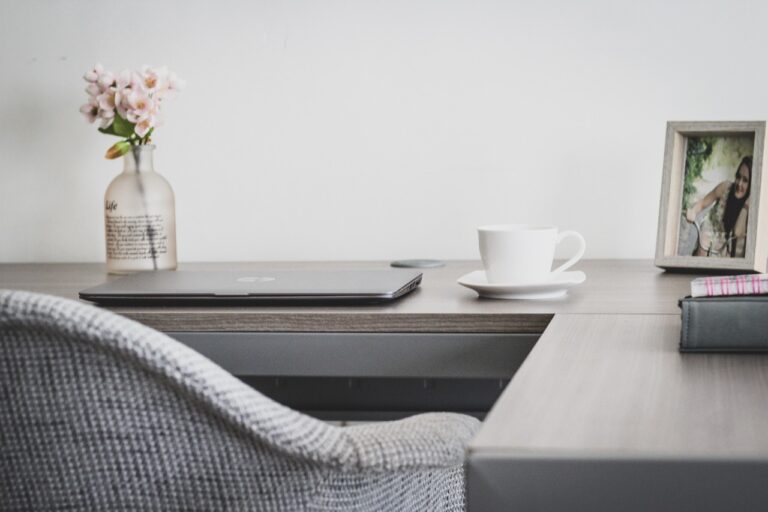 Eliminating Tea Stains from Quartz Worktops: Tips for Coffee Enthusiasts
